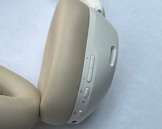 A5 Focus headphones showing controls